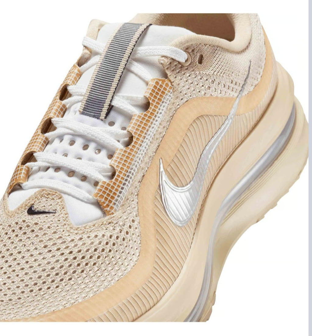 Nike Pegasus Premium